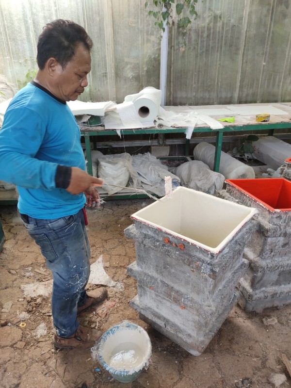 d63e4335-4891-40a0-838