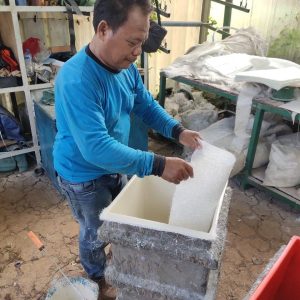 8b659665-51fb-4b44-969